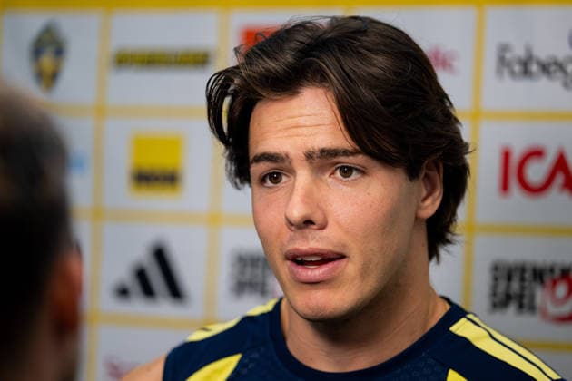 260626 Goalkeeper Jacob Widell Zetterström of the Swedish men s national football team in the mixed zone after a training session during day 16 of the FIFA World Cup, WM, Weltmeisterschaft, Fussball 2026 on June 26, 2026 in Dallas. Photo: Petter Arvidson BILDBYRAN kod PA PA1261 fotboll football soccer fotball vm fotbolls-vm fotball-vm fotbolls-vm 2026 fifa world cup 2026 mixed zone sverige sweden sverige a day 16 bbeng *** June 26, 2026: Goalkeeper Jacob Widell Zetterström of the Swedish men’s national soccer team in the mixed zone after a training session on Day 16 of the 2026 FIFA World Cup on June 26, 2026 in Dallas. Photo by Petter Arvidson, BILDBYRAN. Code: PA PA1261. soccer, football, fotball, World Cup, FIFA World Cup 2026, mixed zone, Sweden, Sweden A, Day 16 bbeng  Copyright: PETTERxARVIDSON BB260626PA055