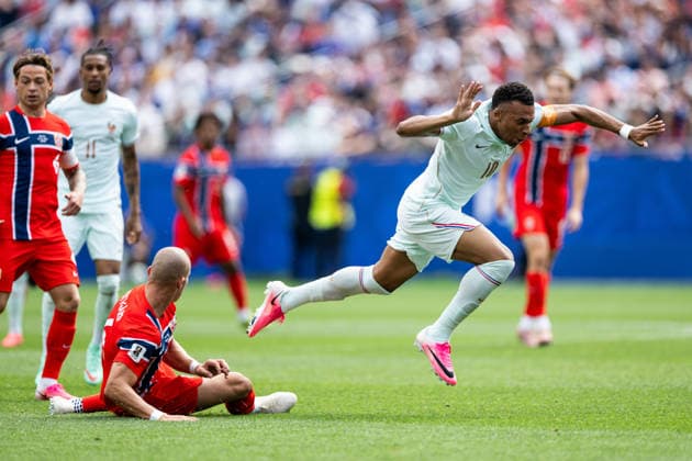 260626 Leo ostigard of Norway and Kylian Mbappe of France during the FIFA World Cup, WM, Weltmeisterschaft, Fussball 2026 group stage football match between Norway and France on June 26, 2026 in Foxborough. Photo: Jon Olav Nesvold BILDBYRAN COP 217 VG0967 bbeng fotboll football soccer fotball vm fotbolls-vm fotball-vm fotbolls-vm 2026 fifa world cup 2026 norge norway frankrike france boston *** June 26, 2026: Leo Ostigard of Norway and Kylian Mbappé of France during the 2026 FIFA World Cup group stage soccer match between Norway and France on June 26, 2026 in Foxborough. Photo by Jon Olav Nesvold. BILDBYRAN COP 217 VG0967 bbeng soccer football fotball World Cup soccer World Cup 2026 FIFA World Cup 2026 Norway Francekrike france boston  Copyright: JONxOLAVxNESVOLD BB260626JE039