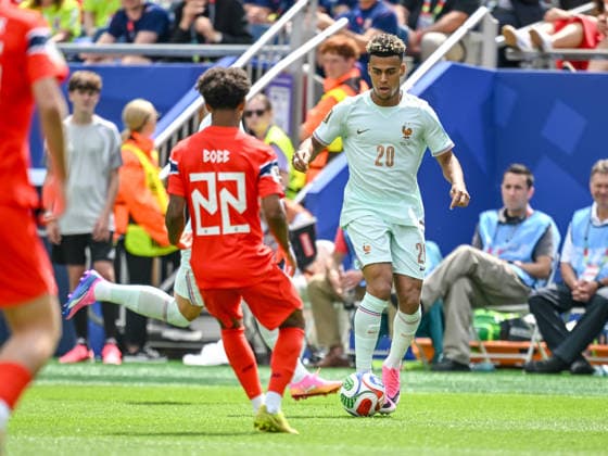 Oscar Bobb (Norway) and Desire Doue (France) battle for the ball during the FIFA World Cup, WM, Weltmeisterschaft, Fussball 2026 Group I match between Norway and France at Boston Stadium on June 26, 2026 in Boston, United States. (Photo by Harry Langer DeFodi Images) - *** Oscar Bobb of Norway and Desire Doue of France battle for the ball during the 2026 FIFA World Cup Group I match between Norway and France at Boston Stadium on June 26, 2026, in Boston, United States. Photo by Harry Langer, DeFodi Images