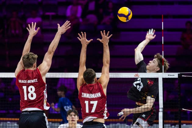 VNL Belgium - Germany 26.06.2026 volleyball, Gliwice , Arena Pre Zero , Mens Volleyball Nations League 2026 FIVB VNL (siatkowka, Liga Narodow, Belgia - Niemcy ), game , match Belgium - Germany image shows: Florian Krage-brewitz (L) Jan Zimmermann (C) Pierre Perin (R) photo Katarzyna Plewczynska Fotostyk Copyright: xKatarzynaxPlewczynskax 20260626KAPL3335