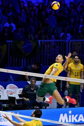 LJUBLJANA, SLOVENIA - JUNE 26: Darlan Ferreira Souza of Brazil (R) in action during the FIVB Men s Volleyball Nations League match between Brazil and Italy at Arena Stozice, Ljubljana on June 26, 2026 in Ljubljana, Slovenia. (Photo by Igor Kupljenik Sports Press Photo).  Copyright: xIgorxKupljenikx xSPPx Sportspressphoto_SPR177511