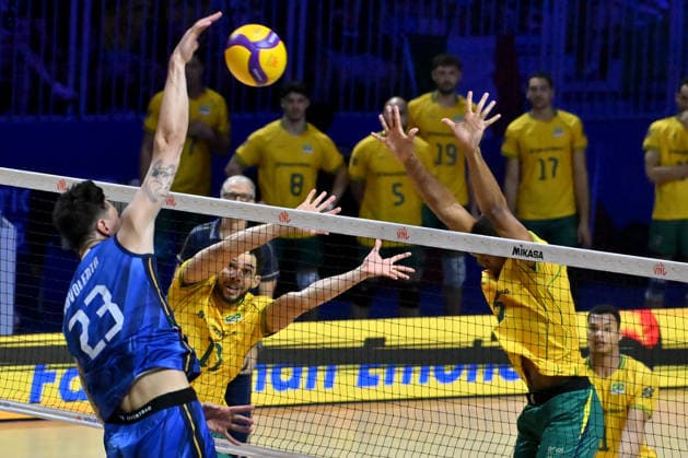 LJUBLJANA, SLOVENIA - JUNE 26: Alessandro Alberto Bovolenta of Italy (L) in action against Matheus Silva Goncalves of Brazil (R) during the FIVB Men s Volleyball Nations League match between Brazil and Italy at Arena Stozice, Ljubljana on June 26, 2026 in Ljubljana, Slovenia. (Photo by Igor Kupljenik Sports Press Photo).  Copyright: xIgorxKupljenikx xSPPx Sportspressphoto_SPR177518