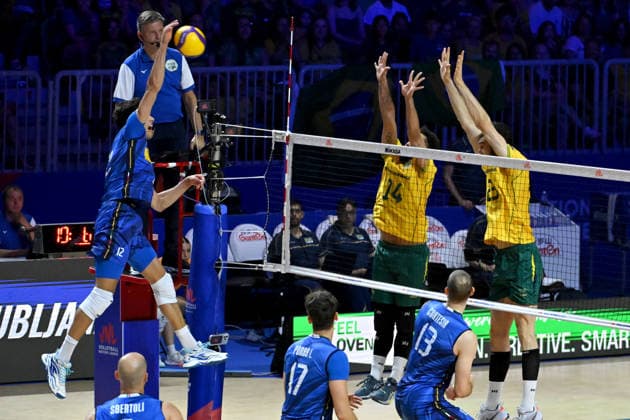 LJUBLJANA, SLOVENIA - JUNE 26: Mattia Bottolo of Italy (L) in action against Flavio Resende Gualberto of Brazil (R) during the FIVB Men s Volleyball Nations League match between Brazil and Italy at Arena Stozice, Ljubljana on June 26, 2026 in Ljubljana, Slovenia. (Photo by Igor Kupljenik Sports Press Photo).  Copyright: xIgorxKupljenikx xSPPx Sportspressphoto_SPR177520