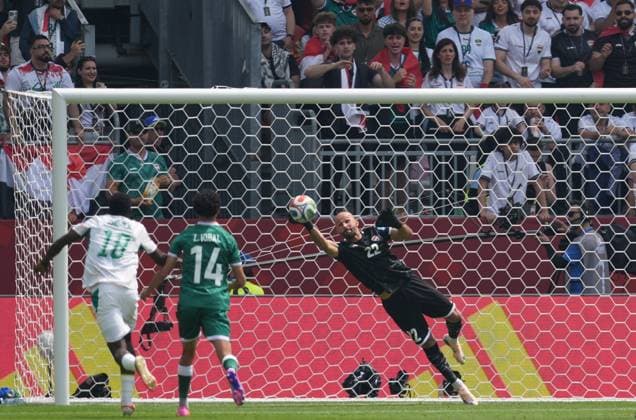 Senegal v Iraq - FIFA World Cup, WM, Weltmeisterschaft, Fussball 2026 - Group I TORONTO, CANADA - JUNE 26: Ahmed Basil (22) of Iraq saves a shot during the 2026 FIFA World Cup First Stage Group I match between Senegal and Iraq at Toronto Stadium (BMO Field) in Toronto, Ontario, Canada on June 26, 2026. Mert Alper Dervis Anadolu Ontario Canada. Editorial use only. Please get in touch for any other usage.  Copyright: x2026xAnadoluxMertxAlperxDervisx