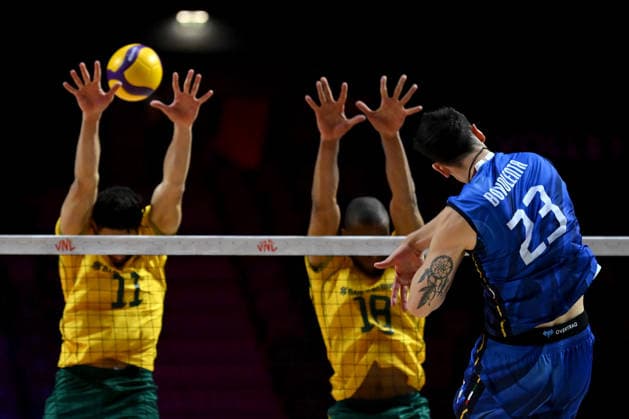 LJUBLJANA, SLOVENIA - JUNE 26: Alessandro Alberto Bovolenta of Italy (R) in action against Judson Anabel Nunes de Cunha jr of Brazil (L) during the FIVB Men s Volleyball Nations League match between Brazil and Italy at Arena Stozice, Ljubljana on June 26, 2026 in Ljubljana, Slovenia. (Photo by Igor Kupljenik Sports Press Photo).  Copyright: xIgorxKupljenikx xSPPx Sportspressphoto_SPR177544