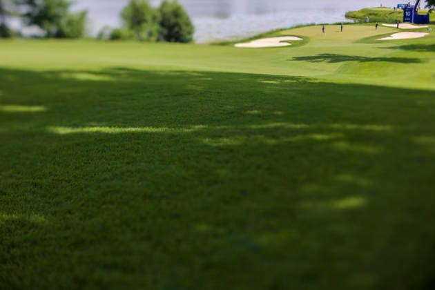 June 26, 2026, Chaska, Minnesota, United States: Golfers attempt to putt at hole ten. This is the second day of the 2026 KPMG WomenÃ¢â‚¬â ¢s PGA, Golf Herren Championship at Hazeltine National Golf Course in Chaska Minnesota. Chaska United States - ZUMAt166 20260626_zsp_t166_037 Copyright: xMichaelxTurnerx