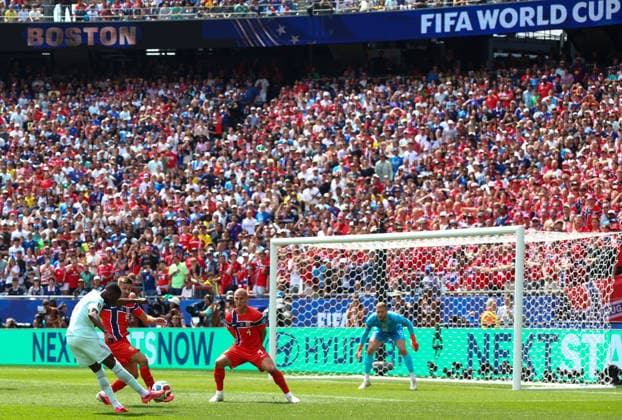 FIFA World Cup, WM, Weltmeisterschaft, Fussball 2026: Norway v France BOSTON, USA - 26th June 2026: Ousmane Dembele of France scores his side s first goal past Egil Selvik of Norway during the FIFA World Cup 2026 Group I match between Norway and France at Boston Stadium (Credit: Craig Mercer Alamy Live News) Boston Boston Stadium United States of America Copyright: xCraigxMercerx xPeakxActionxPhotosx