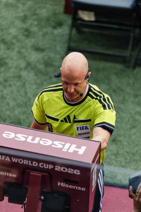 Referee Anthony Taylor reviews VAR during the FIFA World Cup, WM, Weltmeisterschaft, Fussball game between Senegal and Iraq at Toronto Stadium on June 26, 2026 in Toronto, Ontario, Canada  Copyright: xCurtisxWongx xSPPx Sportspressphoto_SPR177558
