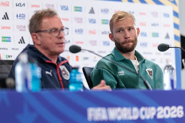 SOCCER - FIFA World Cup, WM, Weltmeisterschaft, Fussball 2026 KANSAS CITY,MISSOURI,USA,26.JUN.26 - SOCCER - FIFA World Cup 2026, group stage, Algeria vs Austria, preview, press conference, PK, Pressekonferenz team AUT. Image shows head coach Ralf Rangnick and Konrad Laimer (AUT).  GEPAxpictures xArminxRauthner
