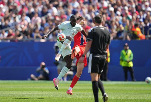 Jorgen Strand Larsen (Norway) and Dayot Upamecano (France) battle for the ball during Norway and France, Group I FIFA World Cup, WM, Weltmeisterschaft, Fussball 2026, Boston Stadium, Boston, USA on June 26, 2026. Thor Wegner DeFodi Images. (Photo by DeFodi Images) - *** Jorgen Strand Larsen of Norway and Dayot Upamecano of France battle for the ball during the Norway vs. France match in Group I of the 2026 FIFA World Cup at Boston Stadium in Boston, USA, on June 26, 2026. Photo by DeFodi Images (Thor Wegner)