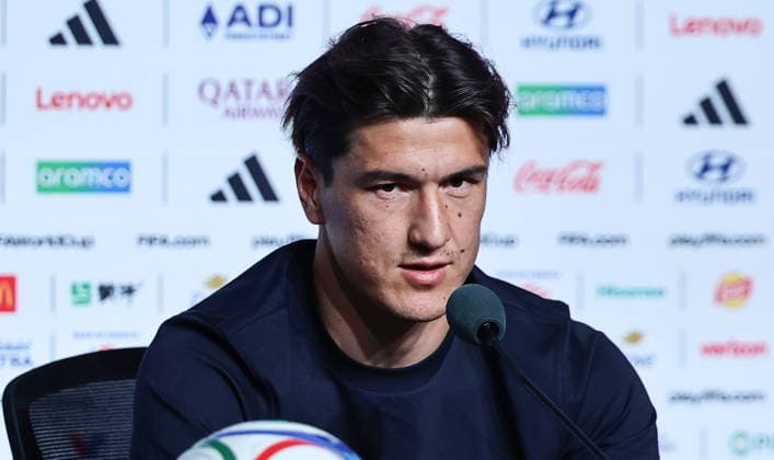 FIFA World Cup, WM, Weltmeisterschaft, Fussball 2026 - Uzbekistan press conference, PK, Pressekonferenz Uzbekistan™s national soccer team player Eldor Shomurodov attends a press conference in Atlanta, Georgia, USA, 26 June 2026. DR Congo will face Uzbekistan on 27 June in a FIFA World Cup 2026 group K match. ATLANTA United States  Copyright: xRONALDxWITTEKx