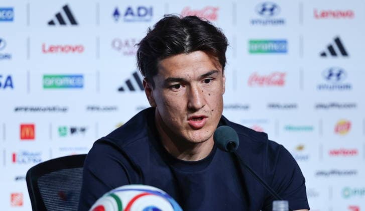 FIFA World Cup, WM, Weltmeisterschaft, Fussball 2026 - Uzbekistan press conference, PK, Pressekonferenz Uzbekistan™s national soccer team player Eldor Shomurodov attends a press conference in Atlanta, Georgia, USA, 26 June 2026. DR Congo will face Uzbekistan on 27 June in a FIFA World Cup 2026 group K match. ATLANTA United States  Copyright: xRONALDxWITTEKx