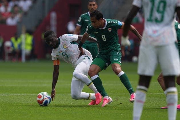 Senegal v Iraq - FIFA World Cup, WM, Weltmeisterschaft, Fussball 2026 - Group I TORONTO, CANADA - JUNE 26: Ibrahim Bayesh (8) of Iraq in action againstIdrissa Gana Gueye (5) of Senegal during the 2026 FIFA World Cup First Stage Group I match between Senegal and Iraq at Toronto Stadium (BMO Field) in Toronto, Ontario, Canada on June 26, 2026. Mert Alper Dervis Anadolu Ontario Canada. Editorial use only. Please get in touch for any other usage.  Copyright: x2026xAnadoluxMertxAlperxDervisx