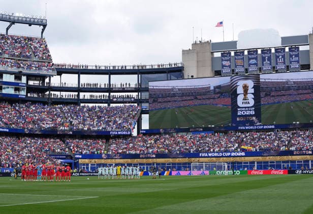 (260627) -- BOSTON, June 27, 2026 -- Players of both sides observe a moment of silence for the victims of the earthquake in Venezuela before the group I match between Norway and France at the 2026 FIFA World Cup, WM, Weltmeisterschaft, Fussball at Boston Stadium in Boston, the United States, June 26, 2026. ) (SP)U.S.-BOSTON-FOOTBALL-FIFA WORLD CUP-GROUP I-NOR VS FRA ChenxYichen 