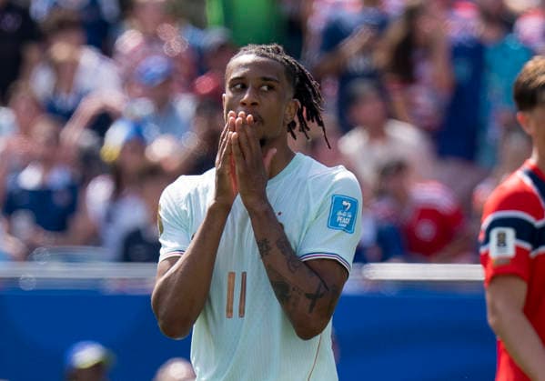 Einzelbild, Single image: Michael Olise (France, 11) hält sich fassungslos die Hände vor das Gesicht. FIFA World Cup, WM, Weltmeisterschaft, Fussball 2026: Norwegen v Frankreich 26 June 2026, FIFA World Cup 2026: Norwegen v Frankreich (Group I, Matchday 3) at Boston Stadium in Foxborough, Massachusetts, USA *** Single image: Michael Olise (France, No. 11) covers his face with his hands in disbelief. FIFA World Cup 2026: Norway vs. France, June 26, 2026, FIFA World Cup 2026: Norway vs. France, Group I, Matchday 3 at Boston Stadium in Foxborough, Massachusetts, USA Copyright: HMBxMedia xMarcoxBader