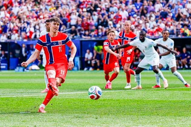 Jorgen Strand Larsen of Norway takes the penalty , Group I - FIFA World Cup, WM, Weltmeisterschaft, Fussball 2026, Norway v France, Boston Stadium, June 26, 2026, Boston, United States.