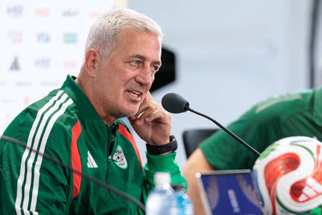 SOCCER - FIFA World Cup, WM, Weltmeisterschaft, Fussball 2026 KANSAS CITY,MISSOURI,USA,26.JUN.26 - SOCCER - FIFA World Cup 2026, group stage, Algeria vs Austria, preview, press conference, PK, Pressekonferenz team ALG. Image shows head coach Vladimir Petkovic (ALG).  GEPAxpictures xArminxRauthner
