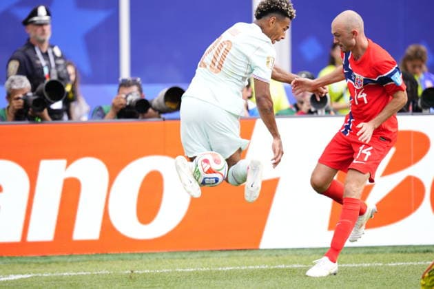 Norway v France - FIFA World Cup, WM, Weltmeisterschaft, Fussball 2026 - Group I FOXBOROUGH, USA - JUNE 26: Desire Doue of France and Fredrik Aursnes of Norway compete for the ball during the 2026 FIFA World Cup First Stage Group I match between Norway and France at Gillette Stadium (Boston Stadium) in Foxborough, Massachusetts, United States on June 26, 2026. Jose Hernandez Anadolu Massachusetts United States. Editorial use only. Please get in touch for any other usage.  Copyright: x2026xAnadoluxJosexHernandezx
