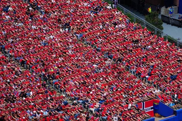 Norway fans doing the viking row Norway v France, 2026 FIFA World Cup, WM, Weltmeisterschaft, Fussball Group I, Football, Boston Stadium, Foxborough, Massachusetts, USA - 26 Jun 2026Foxborough Boston Stadium Massachusetts (MA) United States of America EDITORIAL USE ONLY No use with unauthorised audio, video, data, fixture lists, club league logos or live services. Online in-match use limited to 120 images, no video emulation. No use in betting, games or single club league player publications.  Copyright: xJavierxGarcia Shutterstockx 16964347br