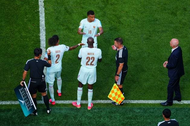Kylian MbappÃ of France is replaced by Jean-Philippe Mateta Norway v France, 2026 FIFA World Cup, WM, Weltmeisterschaft, Fussball Group I, Football, Boston Stadium, Foxborough, Massachusetts, USA - 26 Jun 2026Foxborough Boston Stadium Massachusetts (MA) United States of America EDITORIAL USE ONLY No use with unauthorised audio, video, data, fixture lists, club league logos or live services. Online in-match use limited to 120 images, no video emulation. No use in betting, games or single club league player publications.  Copyright: xJavierxGarcia Shutterstockx 16964347bm