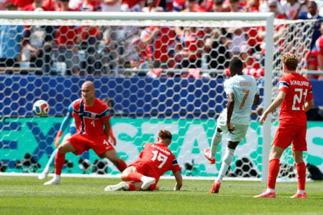 BOSTON STADIUM FOXBOROUGH MASSACHUSETTS USA 26.06.2026 FIFA MISTRZOSTWA SWIATA 2026 W PILKA NOZNA W USA MECZ GRUPA I NORWEGIA I AND FRANCJA FIFA World Cup, WM, Weltmeisterschaft, Fussball 2026 Group I match between Norway and France at Boston Stadium in Foxborough, Massachusetts on June 26, 2026 N Z France forward Ousmane Dembele (7) shot on goal KAMIL KRZACZYNSKI NEWSPIX.PL --- newspix.pl  KSK