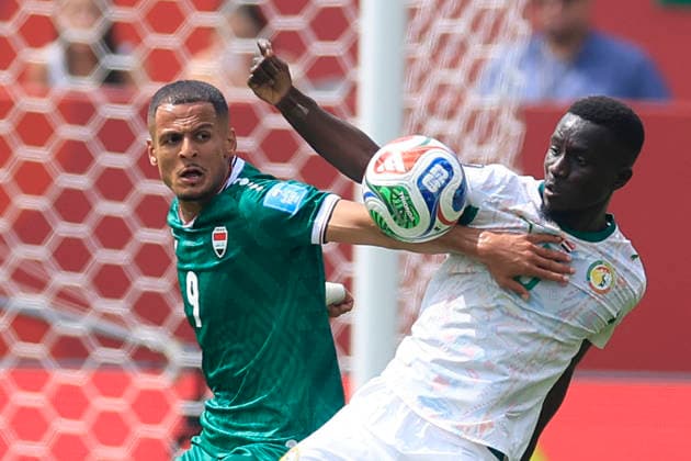 Idrissa Gana Gueye (R) of Senegal vies for the ball with Ali Alhamadi of Iraq in a Group I match of the 2026 FIFA World Cup, WM, Weltmeisterschaft, Fussball between Senegal and Iraq at BMO Field stadium in Toronto, Canada, 26 June 2026. FIFA World Cup 2026 - Group I - Senegal vs Iraq !ACHTUNG: NUR REDAKTIONELLE NUTZUNG!  Copyright: xBienvenidoxVelascox AMDEP7386 20260626-55020723628_1