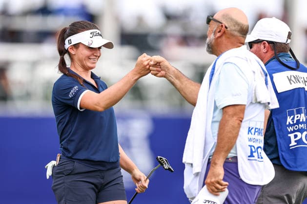 Briana Chacon of the United States reacts to her birdie putt on the 18th green during the second round of the 2026 KPMG Women s PGA, Golf Herren Championship at Hazeltine National Golf Club on June 26, 2026 in Chaska, Minnesota. CSM. Chaska USA - ZUMAc04_ 20260626_zma_c04_131 Copyright: xStevenxGarciax
