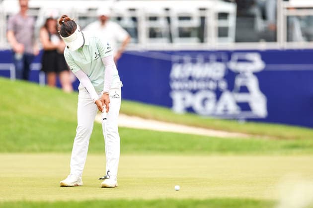Weiwei Zhang of China putts on the 18th green during the second round of the 2026 KPMG Women s PGA, Golf Herren Championship at Hazeltine National Golf Club on June 26, 2026 in Chaska, Minnesota. CSM. Chaska USA - ZUMAc04_ 20260626_zma_c04_140 Copyright: xStevenxGarciax
