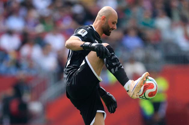 Ahmed Basil of Iraq controls the ball in a Group I match of the 2026 FIFA World Cup, WM, Weltmeisterschaft, Fussball between Senegal and Iraq at BMO Field stadium in Toronto, Canada, 26 June 2026. FIFA World Cup 2026 - Group I - Senegal vs Iraq !ACHTUNG: NUR REDAKTIONELLE NUTZUNG!  Copyright: xBienvenidoxVelascox AMDEP7389 20260626-55020723667_1