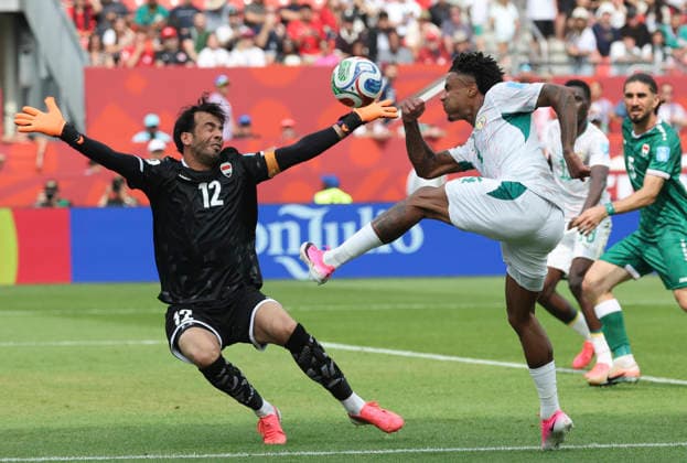 (260627) -- TORONTO, June 27, 2026 -- Jalal Hassan (L), goalkeeper of Iraq makes a save during the group I match between Senegal and Iraq at the 2026 FIFA World Cup, WM, Weltmeisterschaft, Fussball at Toronto Stadium in Toronto, Canada, June 26, 2026. (Photo by Xinhua) (SP)CANADA-TORONTO-FOOTBALL-FIFA WORLD CUP-GROUP I-SEN VS IRQ ZouxZheng 