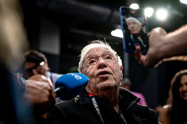 DALLAS - Argentine sports journalist Enrique Macaya Mï¿½rquez is at his eighteenth World Cup at the age of 91 during the 2026 World Cup, Argentina MD-1 press conference, PK, Pressekonferenz at AT&T Stadium on June 26, 2026 in Dallas, United States. (Photo by Stefan Koops EYE4IMAGES DeFodi Images) - *** DALLAS Argentine sports journalist Enrique Macaya Márquez is attending his 18th World Cup at the age of 91 during the 2026 World Cup, at the Argentina MD 1 press conference at AT&T Stadium on June 26, 2026 in Dallas, United States. Photo by Stefan Koops, EYE4IMAGES, DeFodi Images