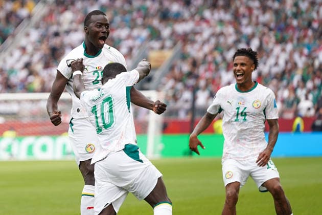 Senegal v Iraq - 2026 FIFA World Cup, WM, Weltmeisterschaft, Fussball Group I Pape Gueye 26, Sadio Mane 10 and Ismail Jakobs 14 of Senegal celebrate after scoring a goal during the 2026 FIFA World Cup Group I match between Senegal and Iraq at Toronto Stadium. on June 26, 2026 in Toronto, Canada. (Photo by Leonardo Ramirez Eyepix Group) Copyright: xLeonardoxRamirezx xEyepixxGroupx LR26062026-00405