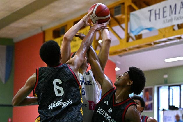 IPA86106489 - Giannos Xanthopoulos (Greece) and Nicolas Kodjoe (Germany)  Copyright: xDuilioxDellaxLibera IPAxSportx xx 86106489
