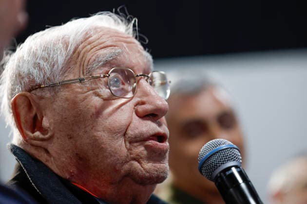 Enrique Macaya, a 91-year-old Argentine journalist, asks Argentina s head coach, Lionel Scaloni, a question during a press conference, PK, Pressekonferenz in Dallas, United States, 26 June 2026. Press conference with the Argentine national team, Nationalteam in the United States !ACHTUNG: NUR REDAKTIONELLE NUTZUNG!  Copyright: xMariscalx GR6021 20260626-55020723993_1