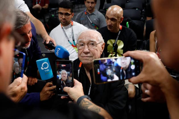 Enrique Macaya, a 91-year-old Argentine journalist, attend a press conference, PK, Pressekonferenz in Dallas, United States, 26 June 2026. Press conference with the Argentine national team, Nationalteam in the United States !ACHTUNG: NUR REDAKTIONELLE NUTZUNG!  Copyright: xMariscalx GR6007 20260626-55020724003_1