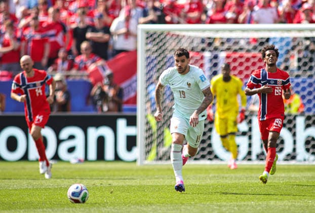 June 26, 2026, Rutherford, New Jersey, USA: France defender Theo Hernandez (19) controls the ball during the June 26th FIFA World Cup, WM, Weltmeisterschaft, Fussball 2026 matchup between Norway and France at Gillette Stadium in Foxborough, Massachusetts. Rutherford USA - ZUMAs325 20260626_zsp_s325_069 Copyright: xJessxStilesx