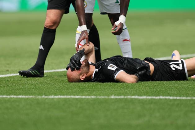Toronto, Canada - 26 June: Ahmed Basil 22 of Iraq looks injured during the FIFA World Cup, WM, Weltmeisterschaft, Fussball 2026 match between Senegal vs Iraq at Toronto Stadium on 26 June 2026. Toronto Toronto Stadium Canada Copyright: xOPAxImagesxMohammadxKaramalix
