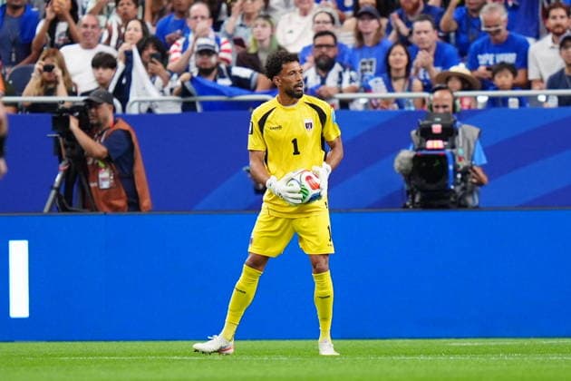 Cape Verde v Saudi Arabia - FIFA World Cup, WM, Weltmeisterschaft, Fussball 2026 - Group H HOUSTON, USA - JUNE 26: Vozinha Dias (1) of Cape Verde in action during the FIFA World Cup 2026 Group H match between Cape Verde and Saudi Arabia at Houston Stadium on June 26, 2026 in Houston, Texas. Hakan Akgun Anadolu Texas United States. Editorial use only. Please get in touch for any other usage.  Copyright: x2026xAnadoluxHakanxAkgunx