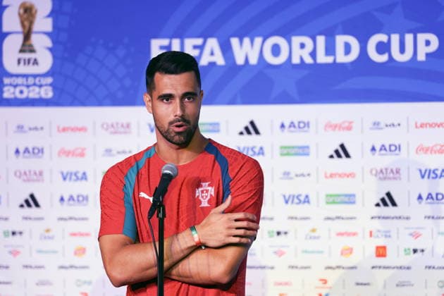 FIFA World Cup, WM, Weltmeisterschaft, Fussball 2026 - Portugal press conference, PK, Pressekonferenz Portugal national soccer team goalkeeper Diogo Costa speaks during a press conference at the training site at Garden District Park ahead of the FIFA World Cup 2026 in Palm Beach, Florida, USA, 27 June 2026. Palm Beach Florida United States  Copyright: xMIGUELxA.xLOPESx