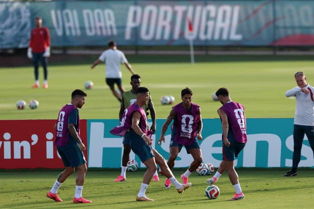 FIFA World Cup, WM, Weltmeisterschaft, Fussball 2026 - Portugal press conference, PK, Pressekonferenz Portugal national soccer team player Cristiano Ronaldo (C) during a training session at the training site at Garden District Park ahead of the FIFA World Cup 2026 in Palm Beach, Florida, USA, 27 June 2026. Palm Beach Florida United States  Copyright: xMIGUELxA.xLOPESx