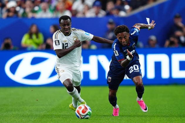 Cape Verde v Saudi Arabia - FIFA World Cup, WM, Weltmeisterschaft, Fussball 2026 - Group H HOUSTON, USA - JUNE 26: Ryan Mendes (20) of Cape Verde in action againstSaud Abdulhamid (12) of Saudi Arabia during the FIFA World Cup 2026 Group H match between Cape Verde and Saudi Arabia at Houston Stadium on June 26, 2026 in Houston, Texas. Hakan Akgun Anadolu Texas United States. Editorial use only. Please get in touch for any other usage.  Copyright: x2026xAnadoluxHakanxAkgunx