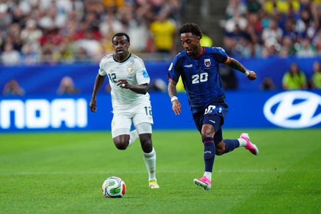 Cape Verde v Saudi Arabia - FIFA World Cup, WM, Weltmeisterschaft, Fussball 2026 - Group H HOUSTON, USA - JUNE 26: Ryan Mendes (20) of Cape Verde in action againstSaud Abdulhamid (12) of Saudi Arabia during the FIFA World Cup 2026 Group H match between Cape Verde and Saudi Arabia at Houston Stadium on June 26, 2026 in Houston, Texas. Hakan Akgun Anadolu Texas United States. Editorial use only. Please get in touch for any other usage.  Copyright: x2026xAnadoluxHakanxAkgunx
