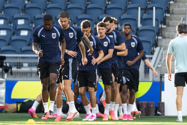 SOCCER - FIFA World Cup, WM, Weltmeisterschaft, Fussball 2026 KANSAS CITY,KANSAS,USA,26.JUN.26 - SOCCER - FIFA World Cup 2026, group stage, Algeria vs Austria, preview, training team AUT. Image shows David Alaba (AUT) and the team of AUT.  GEPAxpictures xArminxRauthner