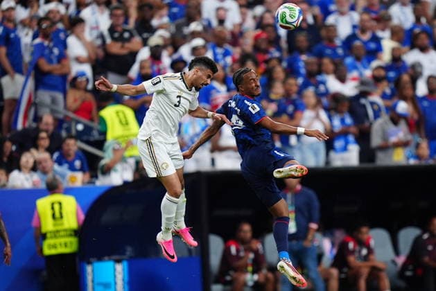 Cape Verde v Saudi Arabia - FIFA World Cup, WM, Weltmeisterschaft, Fussball 2026 - Group H HOUSTON, USA - JUNE 26: Dailon Livramento (19) of Cape Verde in action against Ali Lajami (3) of Saudi Arabia during the FIFA World Cup 2026 Group H match between Cape Verde and Saudi Arabia at Houston Stadium on June 26, 2026 in Houston, Texas. Hakan Akgun Anadolu Texas United States. Editorial use only. Please get in touch for any other usage.  Copyright: x2026xAnadoluxHakanxAkgunx