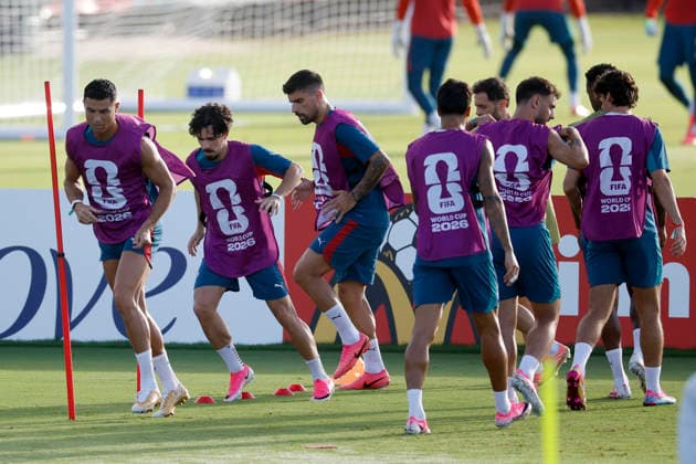 Portuguese players take part in a practice session in preparation for their match against Colombia at the 2026 FIFA World Cup, WM, Weltmeisterschaft, Fussball in Palm Beach, Florida, United States, 26 June 2026. FIFA World Cup 2026: Portugal s Training Session !ACHTUNG: NUR REDAKTIONELLE NUTZUNG!  Copyright: xAlbertoxEstevezx AME5003 20260627-55020724435_1