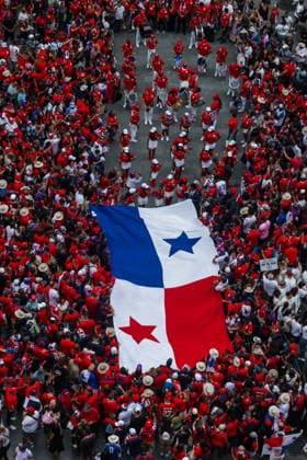 Panama soccer fans take over Times Square Panama soccer fans celebrate in Times Square one day before their team plays against England, in New York, New York USA, 26 June 2026. NEW YORK NEW York United States  Copyright: xOLGAxFEDOROVAx