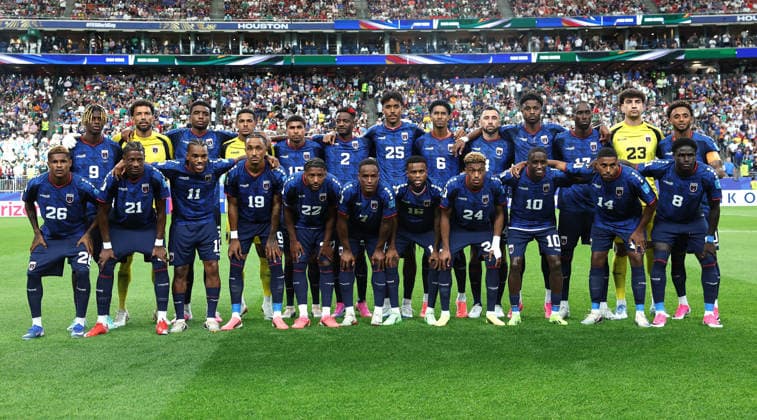 (260627) -- HOUSTON, June 27, 2026 -- Players of Cabo Verde pose for group photos before the group H match between Cabo Verde and Saudi Arabia at the 2026 FIFA World Cup, WM, Weltmeisterschaft, Fussball at Houston Stadium in Houston, the United States, June 26, 2026. ) (SP)U.S.-HOUSTON-FOOTBALL-FIFA WORLD CUP-GROUP H-CPV VS KSA LixMing 