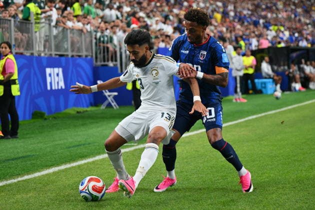 FIFA World Cup, WM, Weltmeisterschaft, Fussball 2026 - Group H - Cape Verde vs Saudi Arabia Nawaf Bu-Washl (L) of Saudi Arabia and Ryan Mendes of Cape Verde in action during the FIFA World Cup 2026 group stage match Cape Verde against Saudi Arabia in Houston, Texas, USA, 26 June 2026. HOUSTON Texas United States  Copyright: xSAMxWASSONx