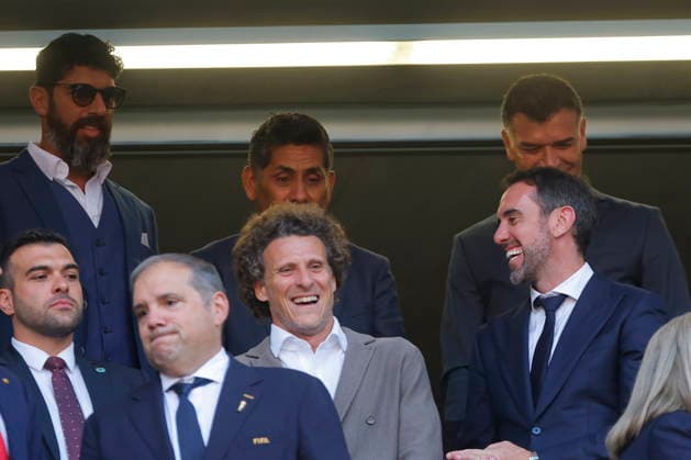 FIFA World Cup, WM, Weltmeisterschaft, Fussball 2026 - Group H - Uruguay vs Spain Former Uruguayan players Sebastian Abreu (L, top), Diego Forlan (C), and Diego Godin (R) attend the FIFA World Cup 2026 group stage match between Uruguay and Spain at Akron Stadium in Guadalajara, Mexico, 26 June 2026. Guadalajara Mexico  Copyright: xFranciscoxGuascox