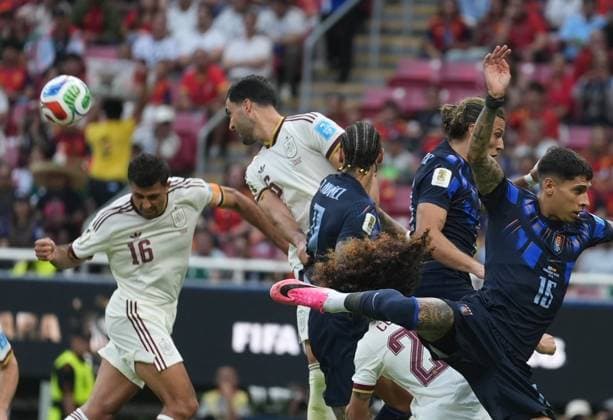 Uruguay v Spain - FIFA World Cup, WM, Weltmeisterschaft, Fussball 2026 - Group H ZAPOPAN, MEXICO - JUNE 26: Mikel Merino (6) and Rodri (16) of Spain in action during the 2026 FIFA World Cup First Stage Group H match between Uruguay and Spain at Estadio Akron (Guadalajara Stadium) in Zapopan, Guadalajara, Mexico on June 26, 2026. Juancho Torres Anadolu Jalisco Mexico. Editorial use only. Please get in touch for any other usage.  Copyright: x2026xAnadoluxJuanchoxTorresx